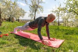 赌场周边的“金融猎手”：高利贷、抵押行是如何收割最后一点剩余价值的。（赌场周边的金融掠食者：高利贷与典当行如何榨取最后一滴价值）