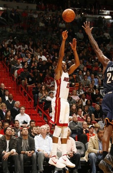 3分全队最 3分全队最